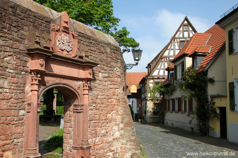 205. An der katholischen Kirche