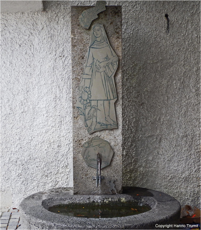 13.Brunnen