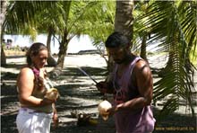 36.Kokosnuesse koepfen