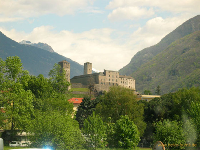 Eine der vielen Burgen in Norditalien