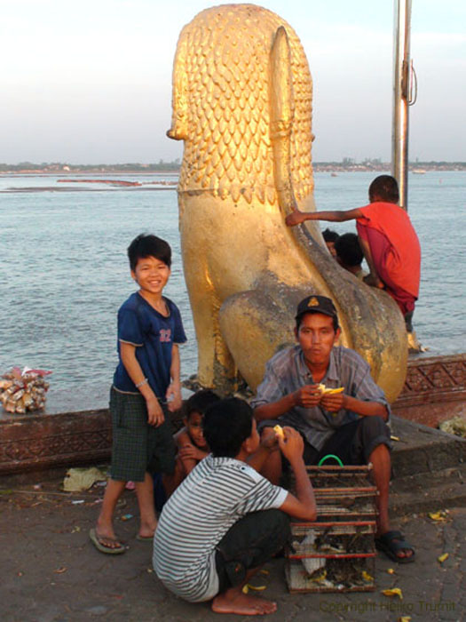 Phnom_Penh_Riverside