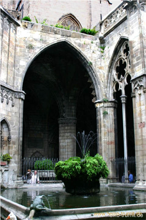 27.Brunnen in der Kathedrale