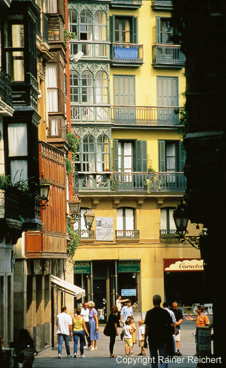 Calle del casco viejo (Ayto. de Bilbao)