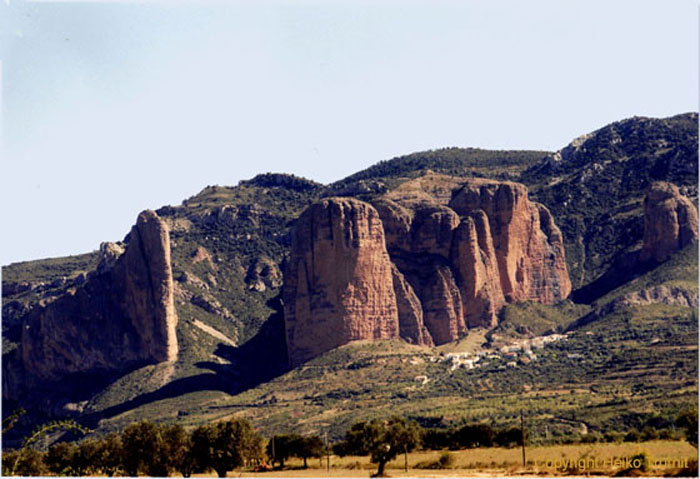 34.Los Mallos am Rio Gallego, Pyrenaeen