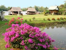 Bungalows_am_Kwai_Noi