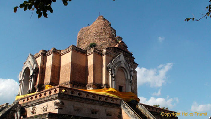 Wat_Chedi_Luang-02