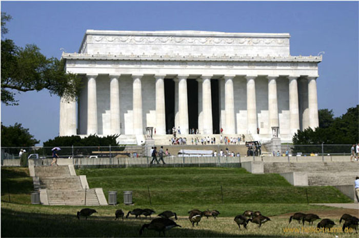 1.Lincoln Memorial