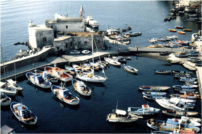 09. Lipari Hafen