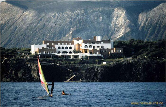 11. Vulcano,Therasia Resort 