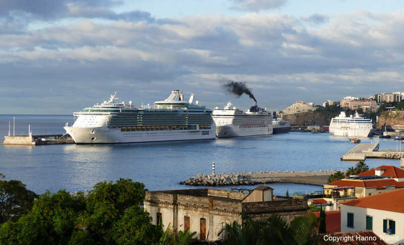 323. Sonntag, 7000 Kreuzfahrer in Funchal